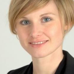  Julia  Jonas