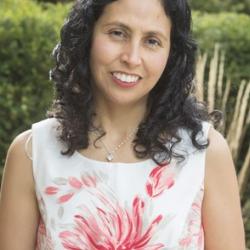 Dr Veronica  Martinez